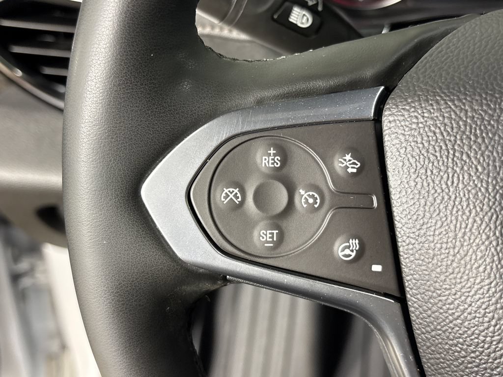 Used 2023 Chevrolet Traverse High Country FWD image 18