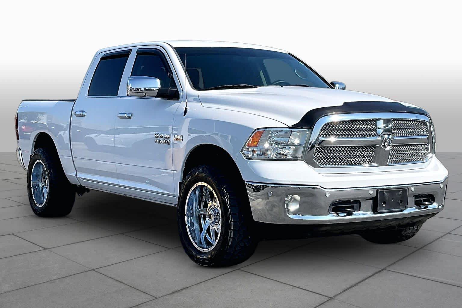 Used 2017 RAM 1500 Lone Star AWD/4WD image 3