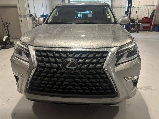 Used 2020 Lexus GX 460 Luxury w/ Accessory Package AWD/4WD image 2