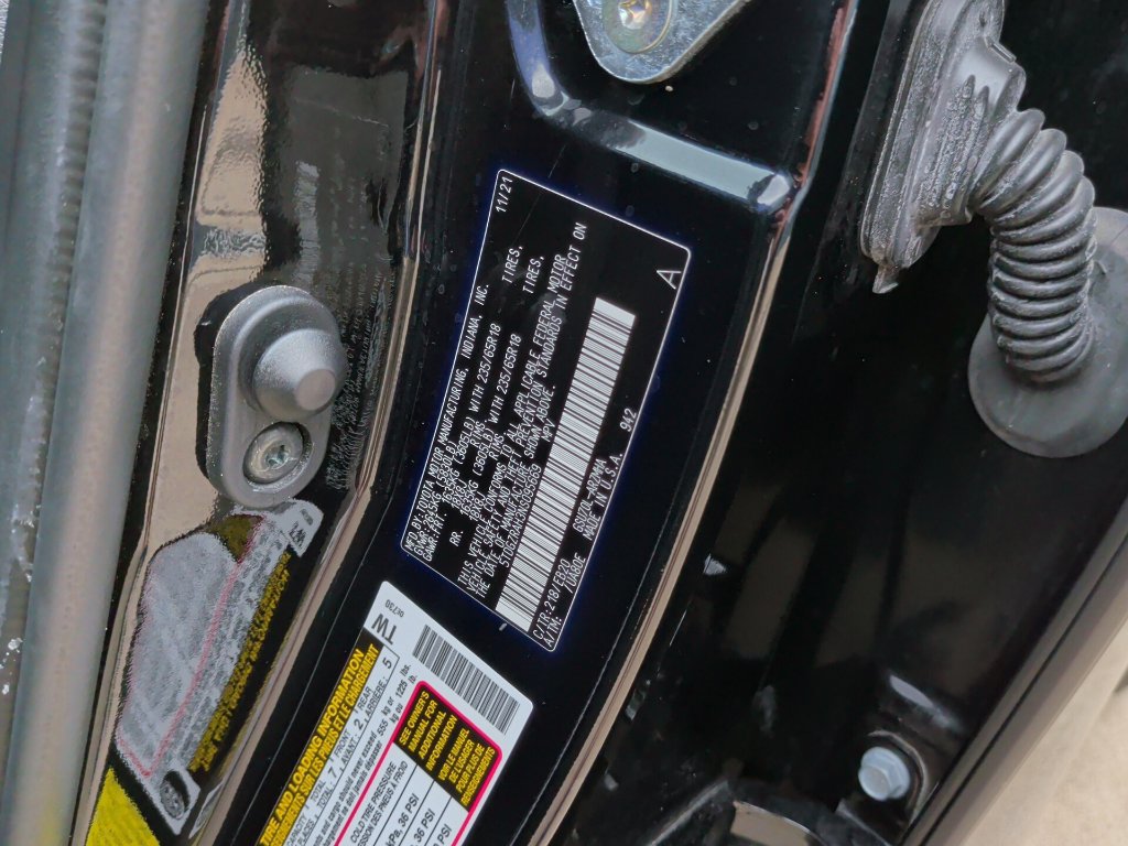 Used 2022 Toyota Highlander XLE FWD image 34