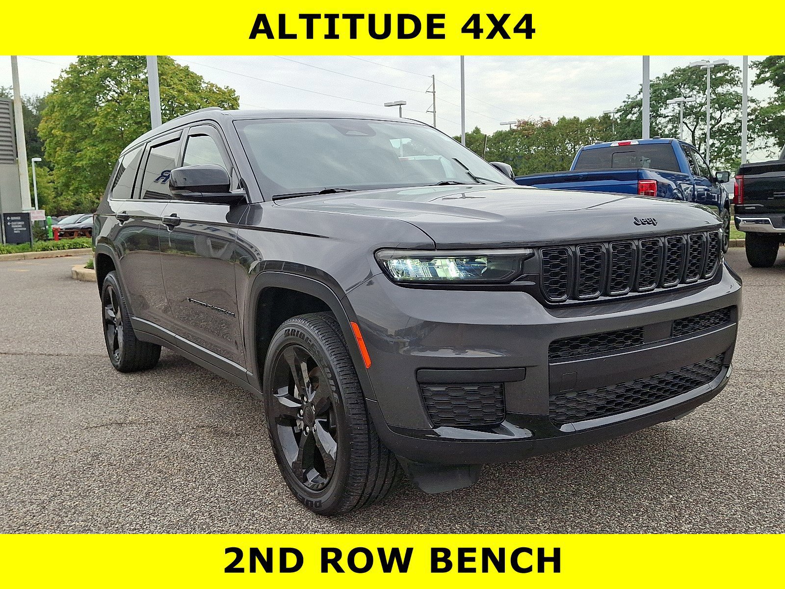 Used 2023 Jeep Grand Cherokee L Laredo image 11