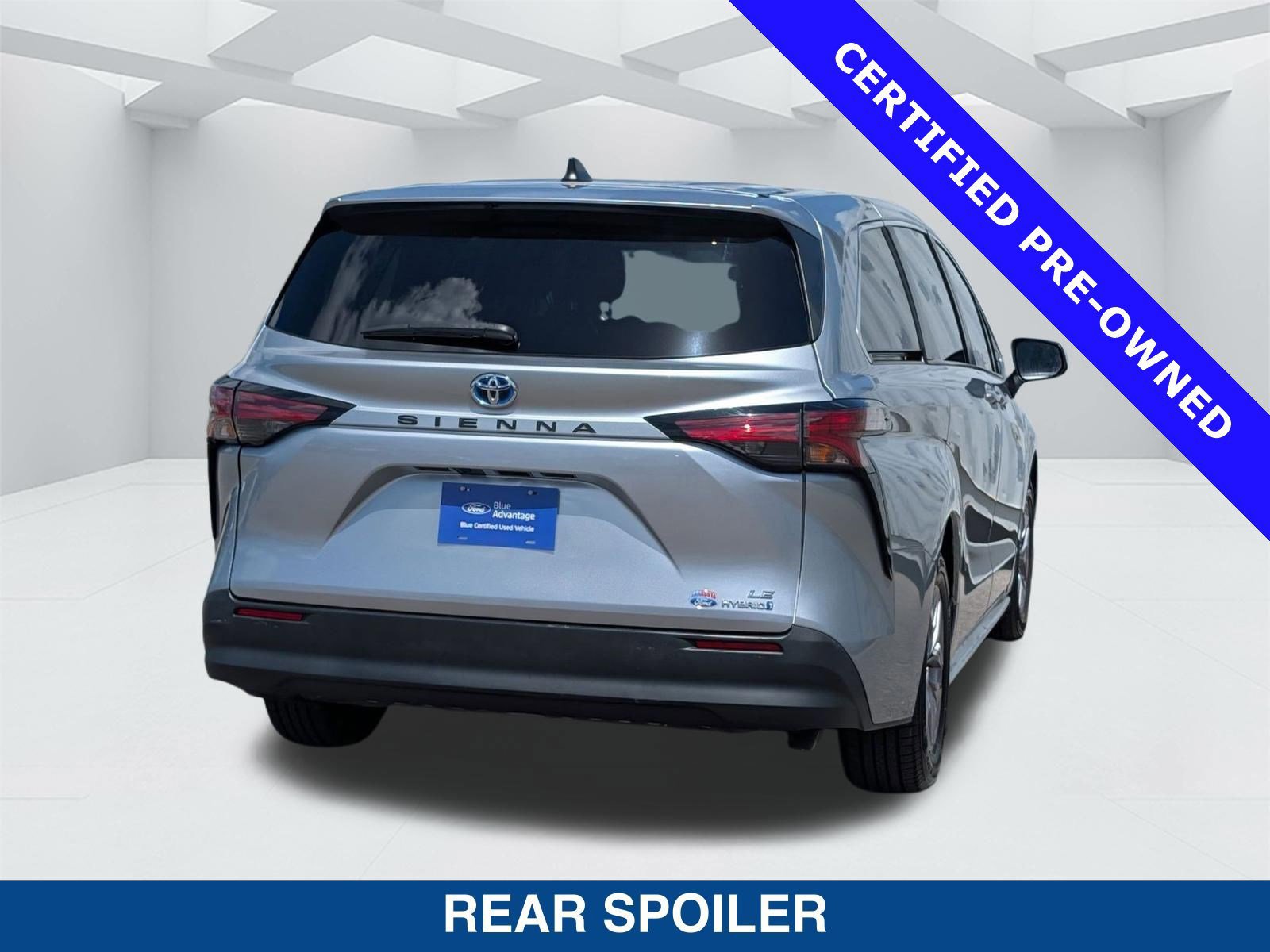 Used 2022 Toyota Sienna LE image 5