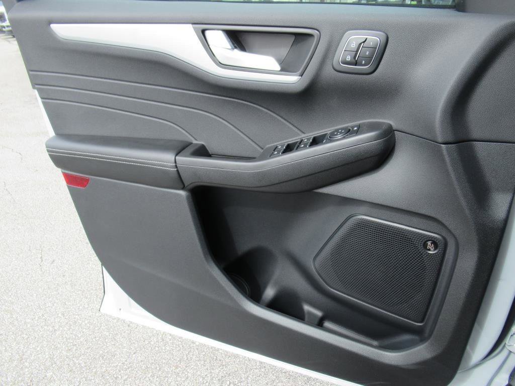 Certified 2025 Ford Escape SE w/ PHEV Premium Package image 22