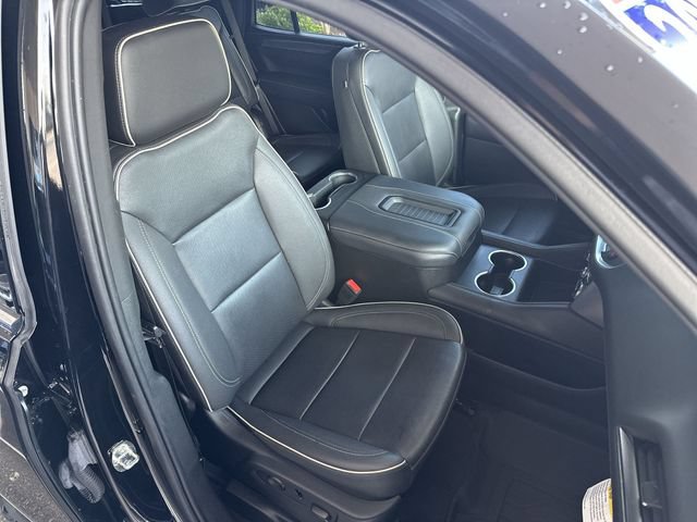 Used 2023 GMC Yukon SLT AWD/4WD image 28