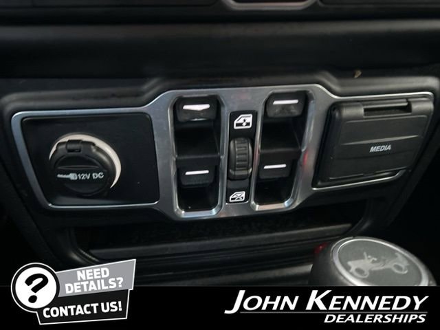 Used 2019 Jeep Wrangler Unlimited Sahara AWD/4WD image 34