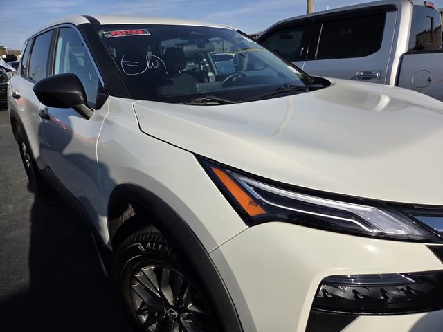 Used 2024 Nissan Rogue S image 8