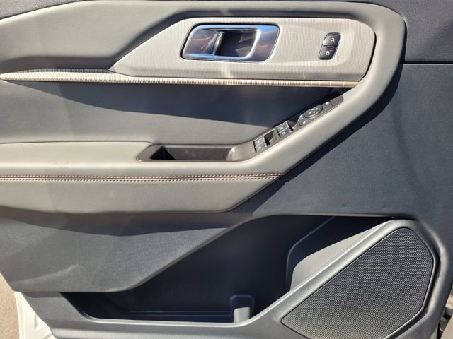 Certified 2025 Ford Explorer Active image 22