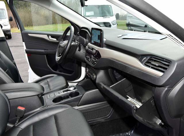 Certified 2022 Ford Escape SEL image 31