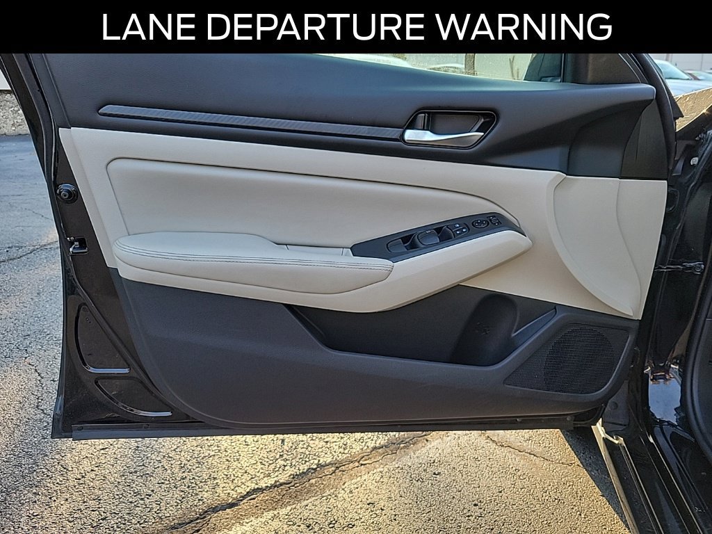 Used 2024 Nissan Altima 2.5 SV FWD image 19