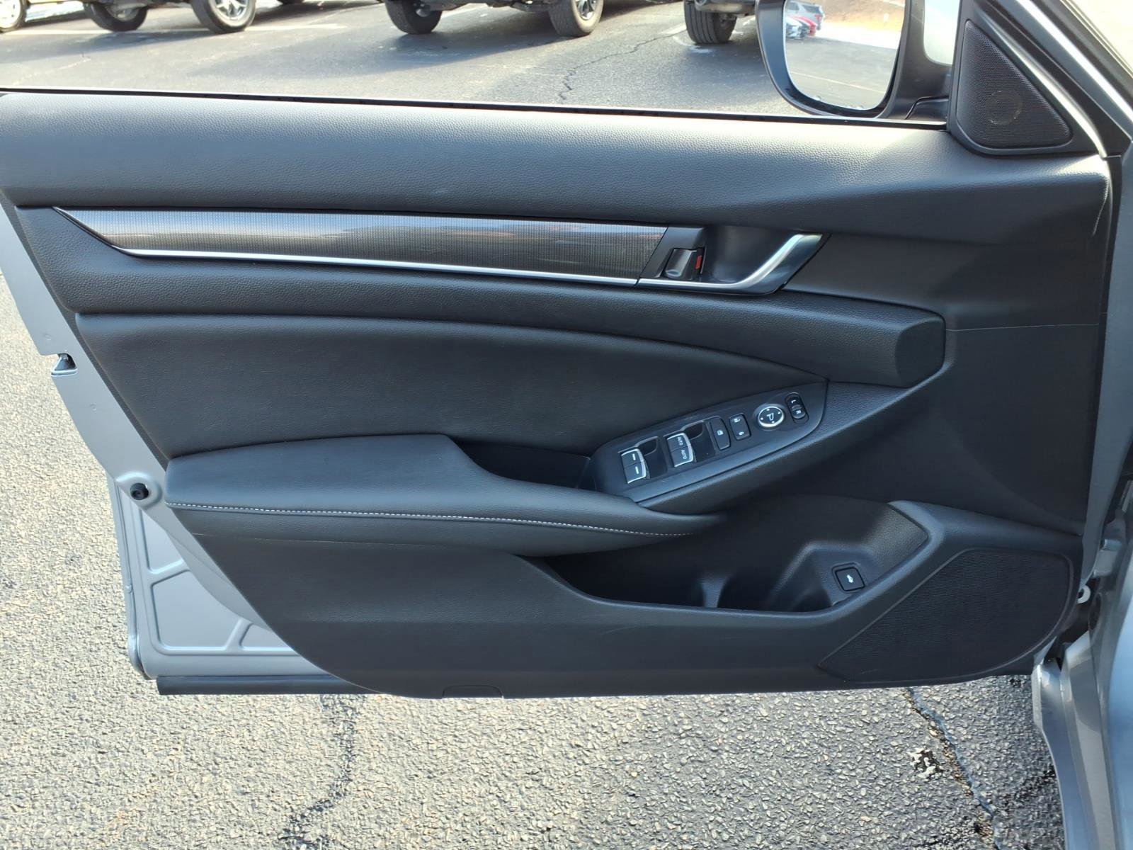 Used 2020 Honda Accord Sport image 13