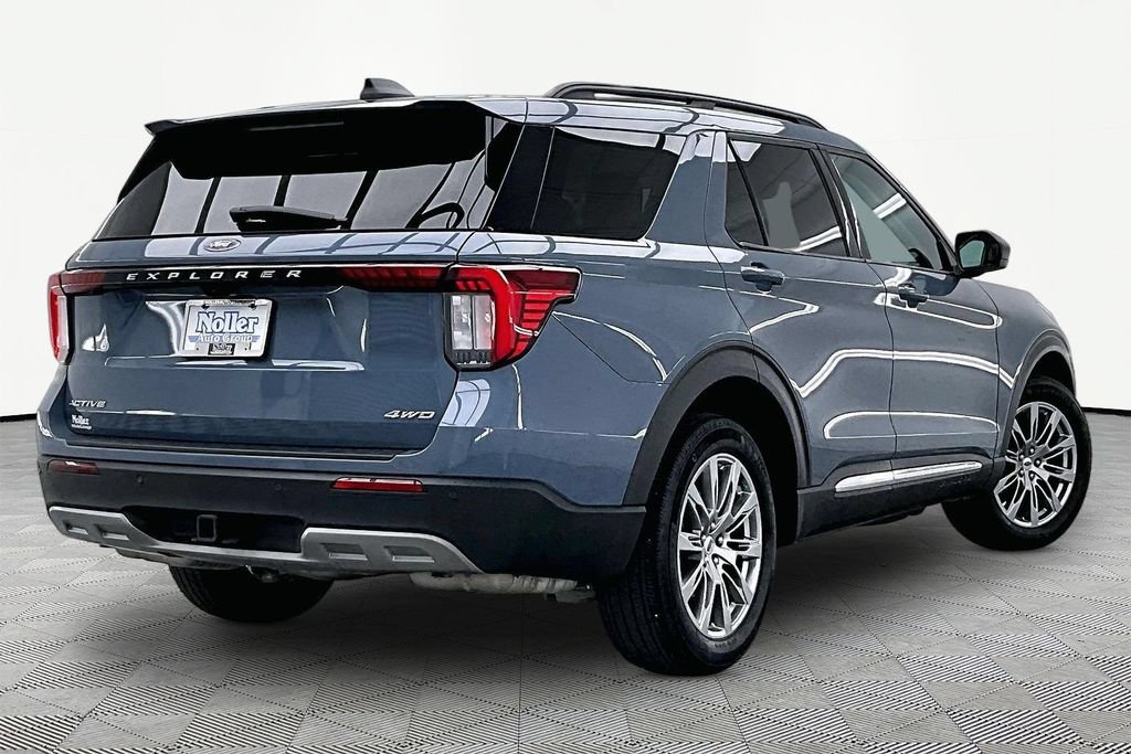 Certified 2025 Ford Explorer Active w/ Active Comfort Package AWD/4WD image 2