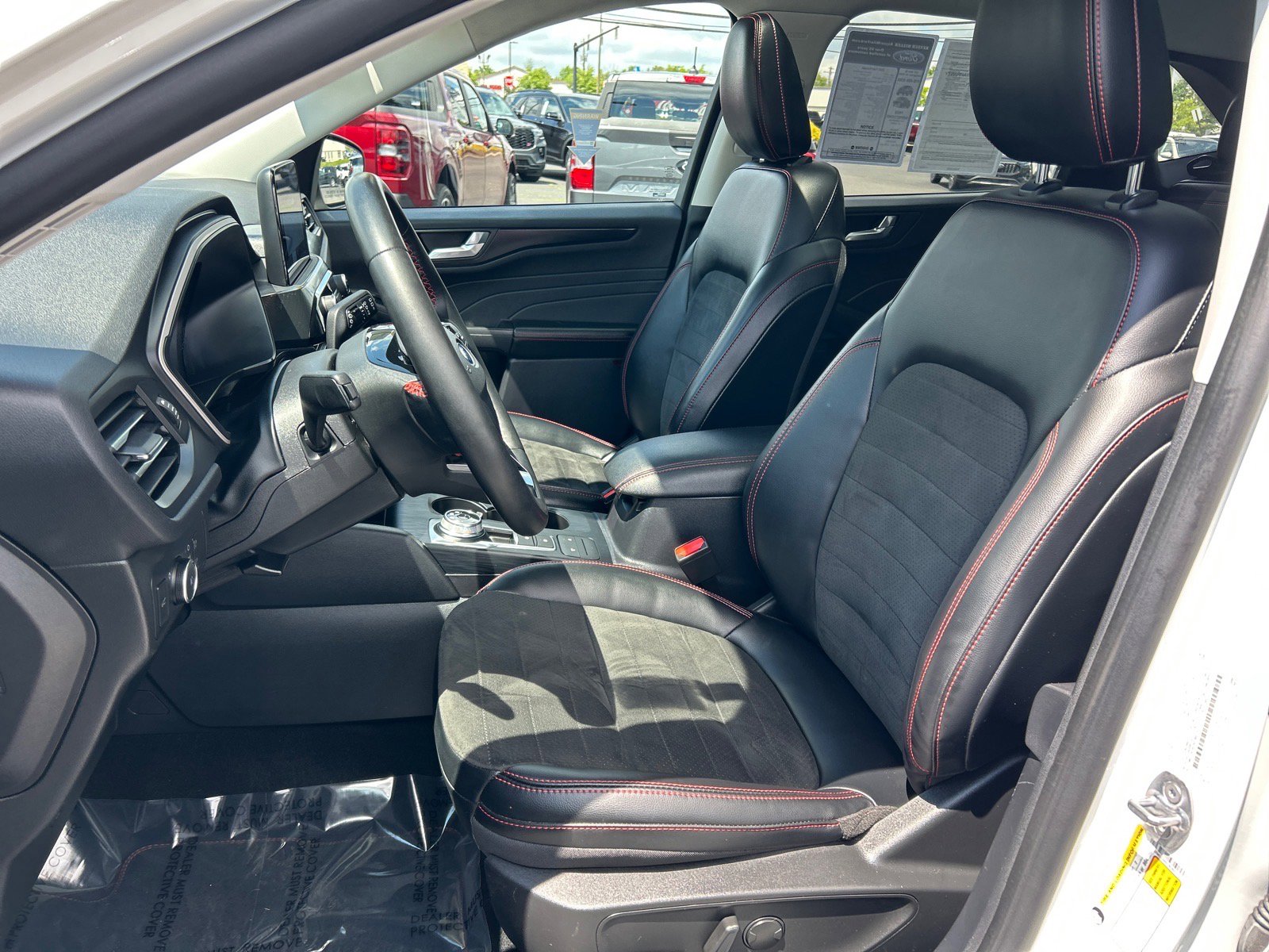 Certified 2022 Ford Escape SEL w/ SEL Stealth AWD Package image 7