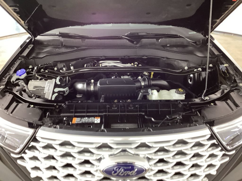 Certified 2023 Ford Explorer Platinum w/ Technology Package AWD/4WD image 45