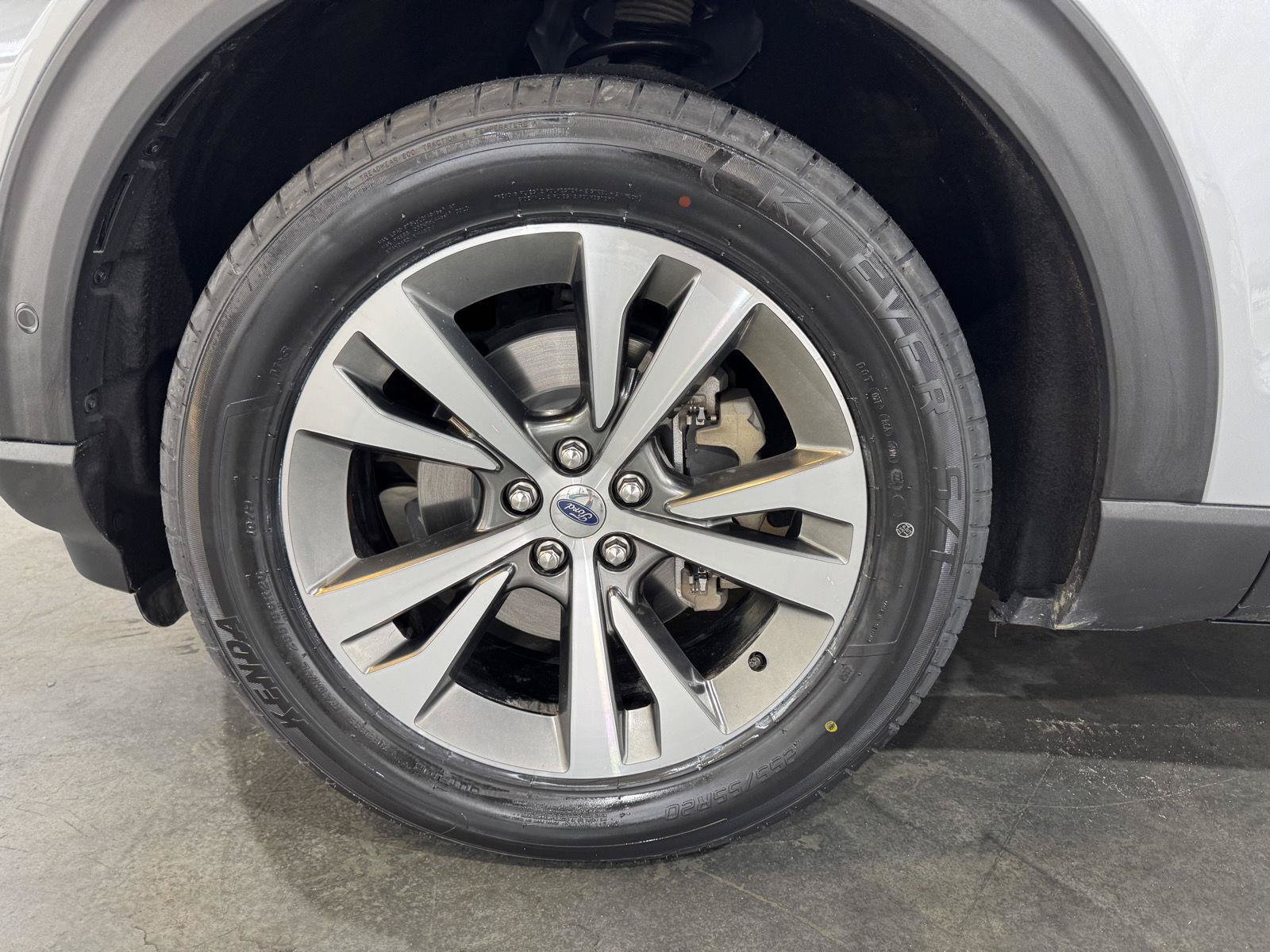 Certified 2020 Ford Explorer Platinum w/ Premium Technology Package AWD/4WD image 10