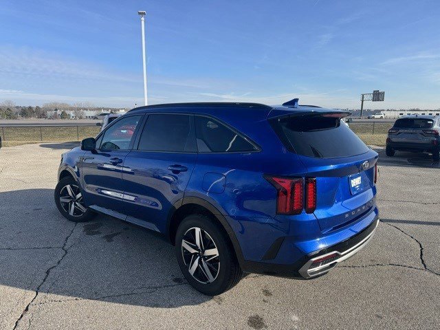 Used 2021 Kia Sorento S w/ Panoramic Sunroof Package image 3