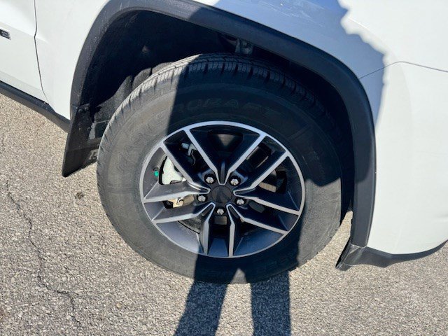 Used 2021 Jeep Grand Cherokee Limited image 38