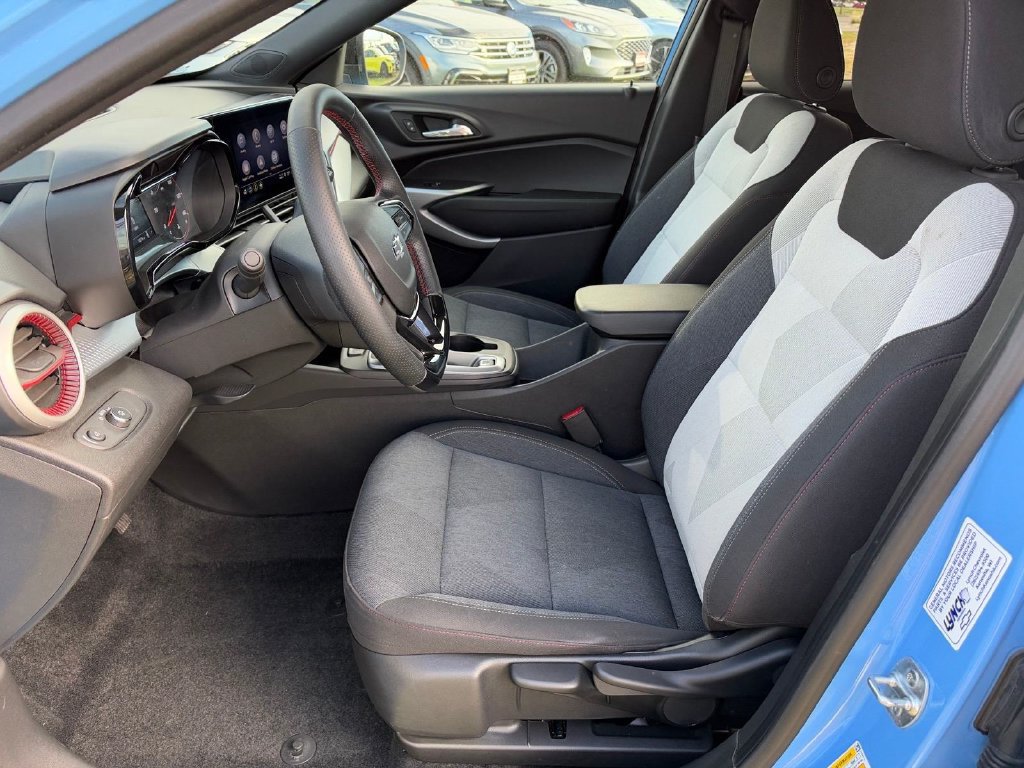 Used 2024 Chevrolet Trax RS w/ Driver Confidence Package FWD image 7