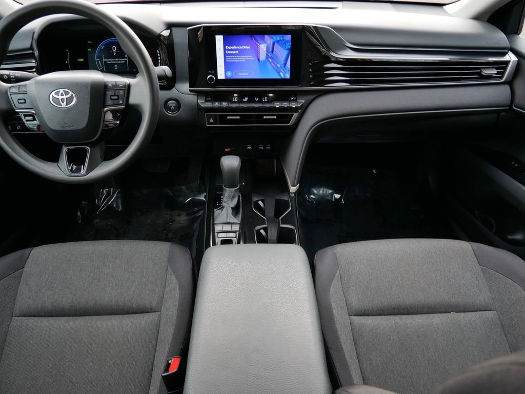 Used 2025 Toyota Camry LE FWD image 13