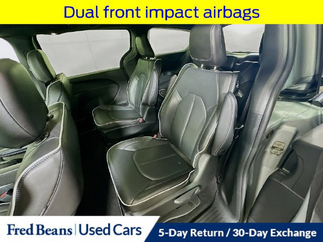 Used 2023 Chrysler Pacifica Limited w/ S Appearance Package FWD image 32