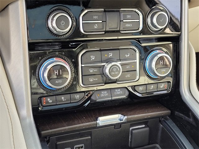 Used 2022 GMC Yukon XL Denali w/ Denali Ultimate Package image 24