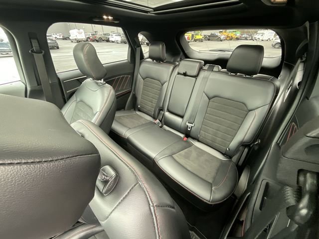 Certified 2022 Ford Edge ST-Line w/ Class II Trailer Tow Package image 22