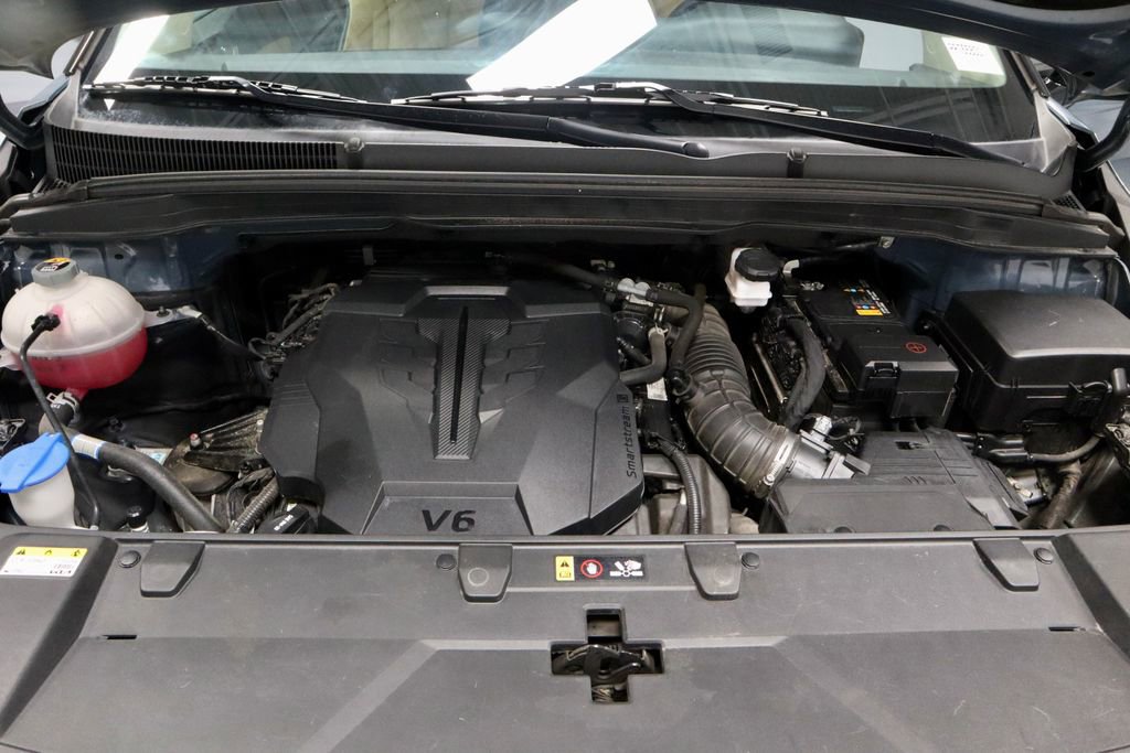 Used 2023 Kia Carnival EX FWD image 17