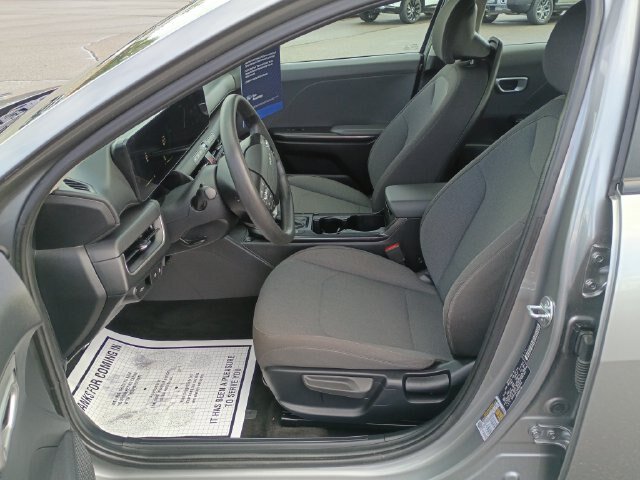 Used 2025 Kia K4 FWD image 9