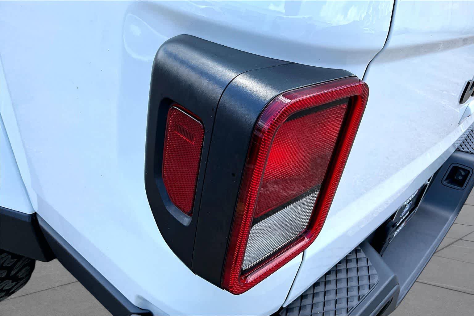 Used 2023 Jeep Gladiator Sport AWD/4WD image 28