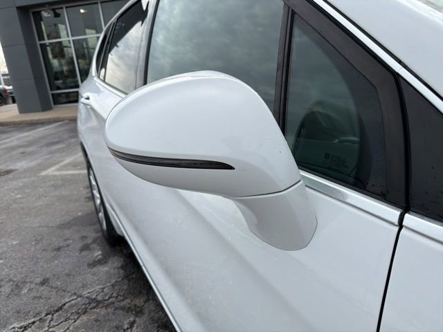 Used 2017 Buick Envision Essence image 3