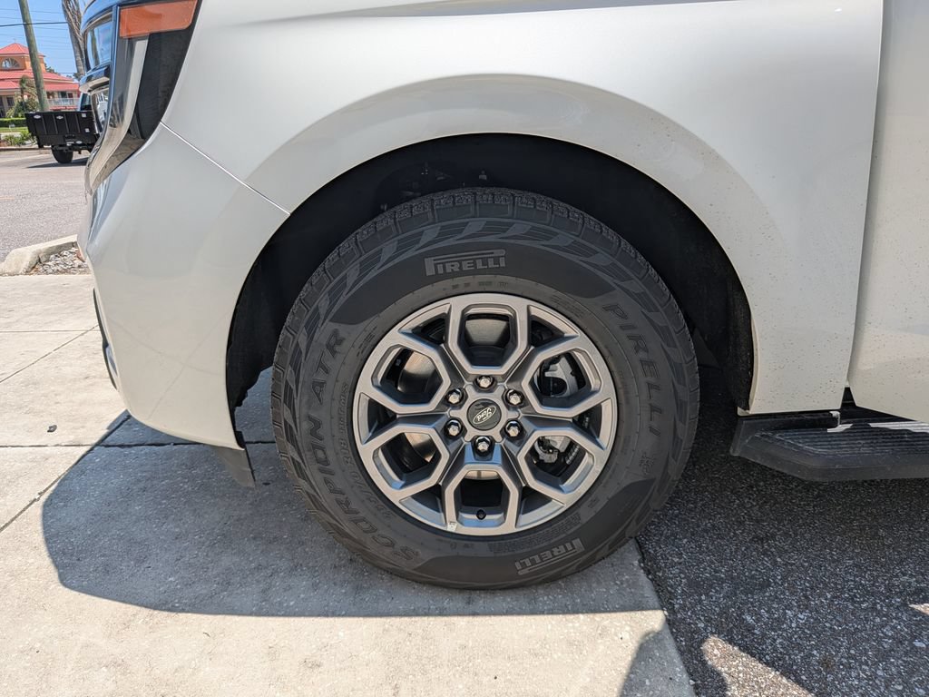 Certified 2025 Ford Expedition Active AWD/4WD image 29
