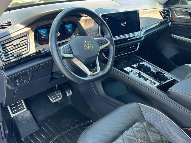 Used 2024 Volkswagen Atlas SEL Premium R-Line AWD/4WD image 9