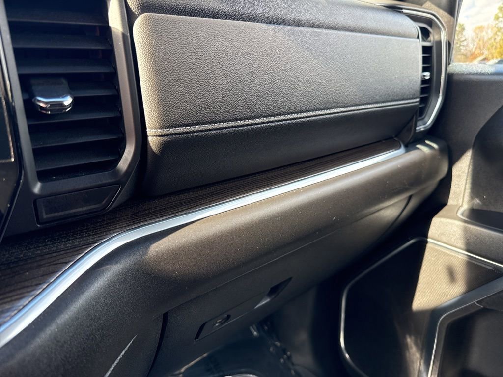 Used 2022 Chevrolet Silverado 1500 LT image 26