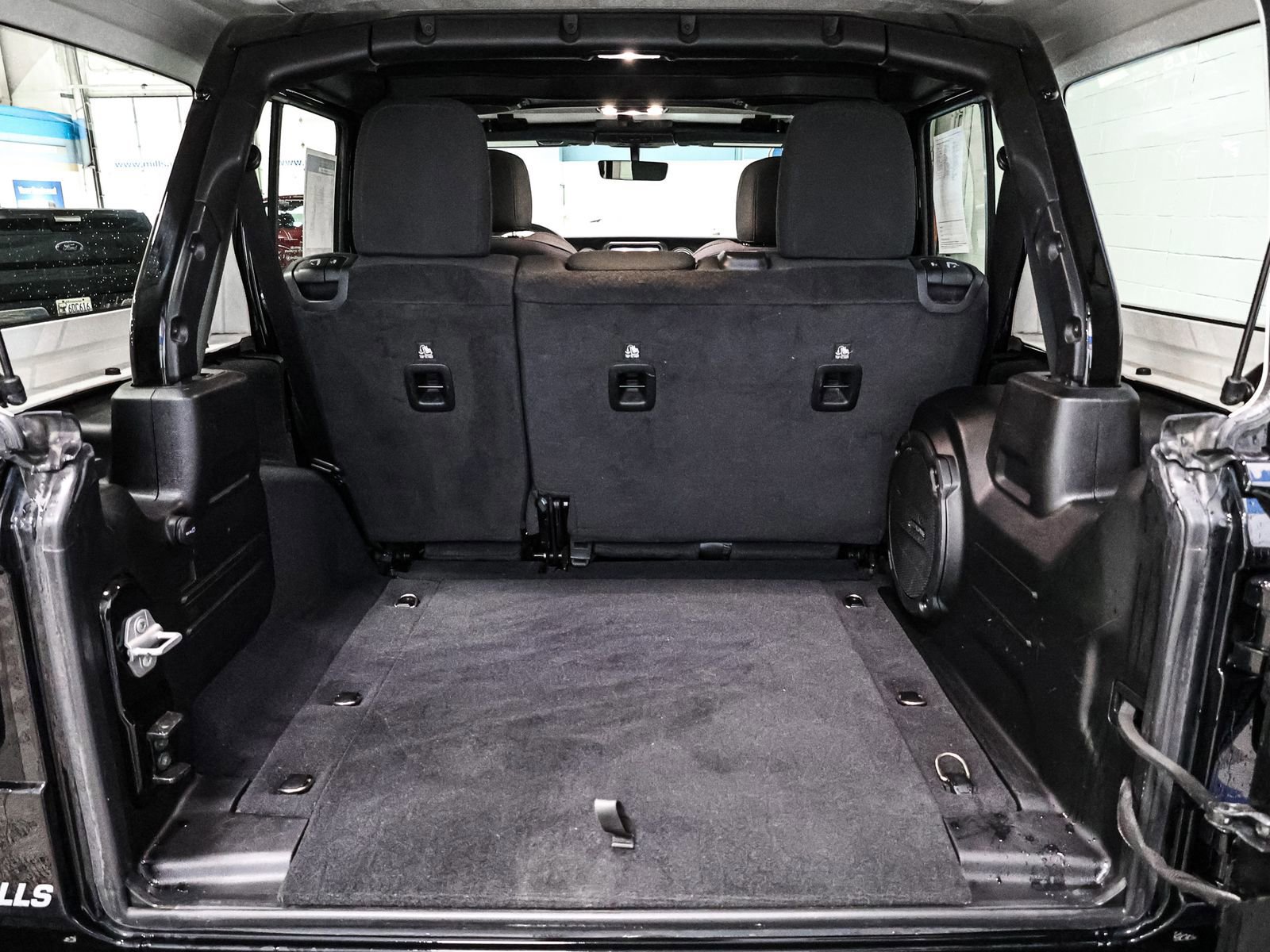 Used 2023 Jeep Wrangler Sahara image 16