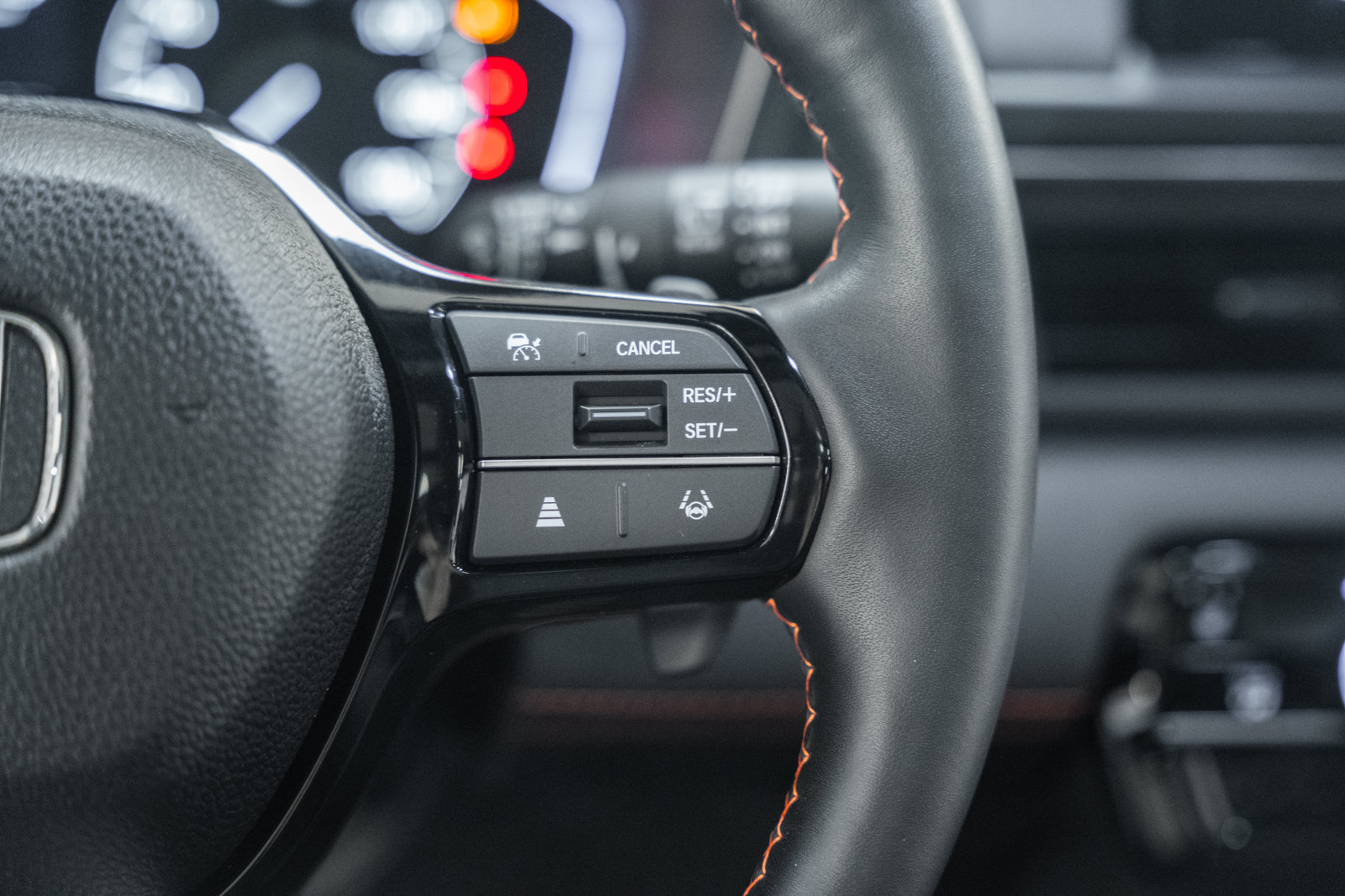 Used 2025 Honda Pilot TrailSport image 35