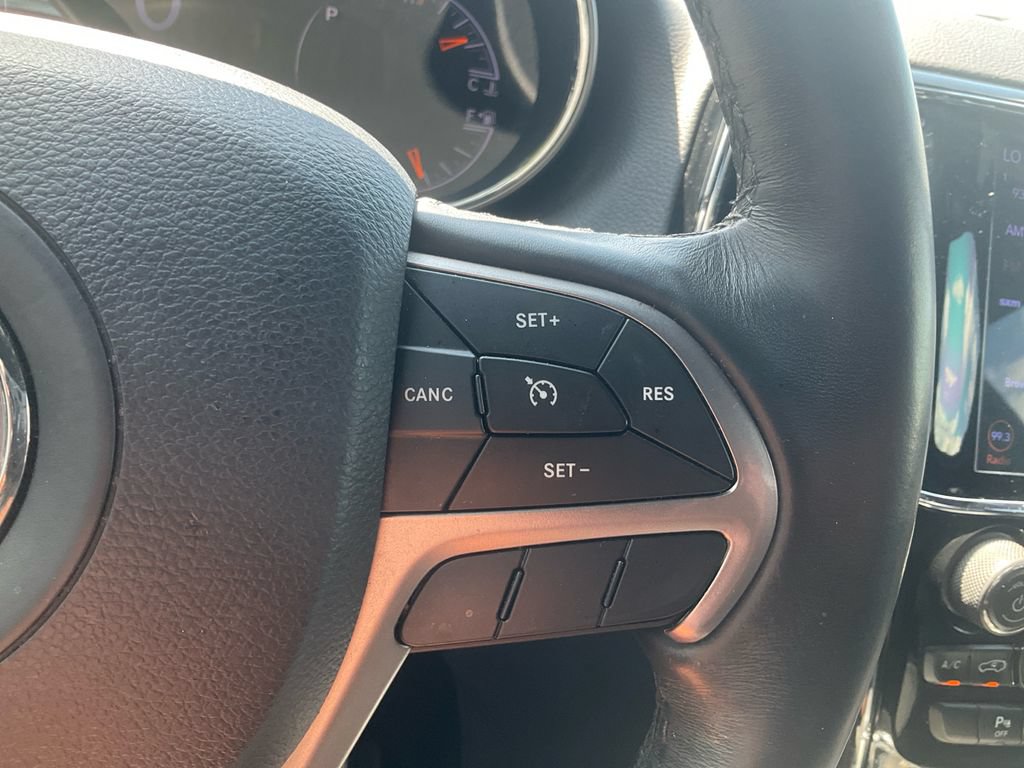 Used 2019 Jeep Grand Cherokee Altitude AWD/4WD image 20