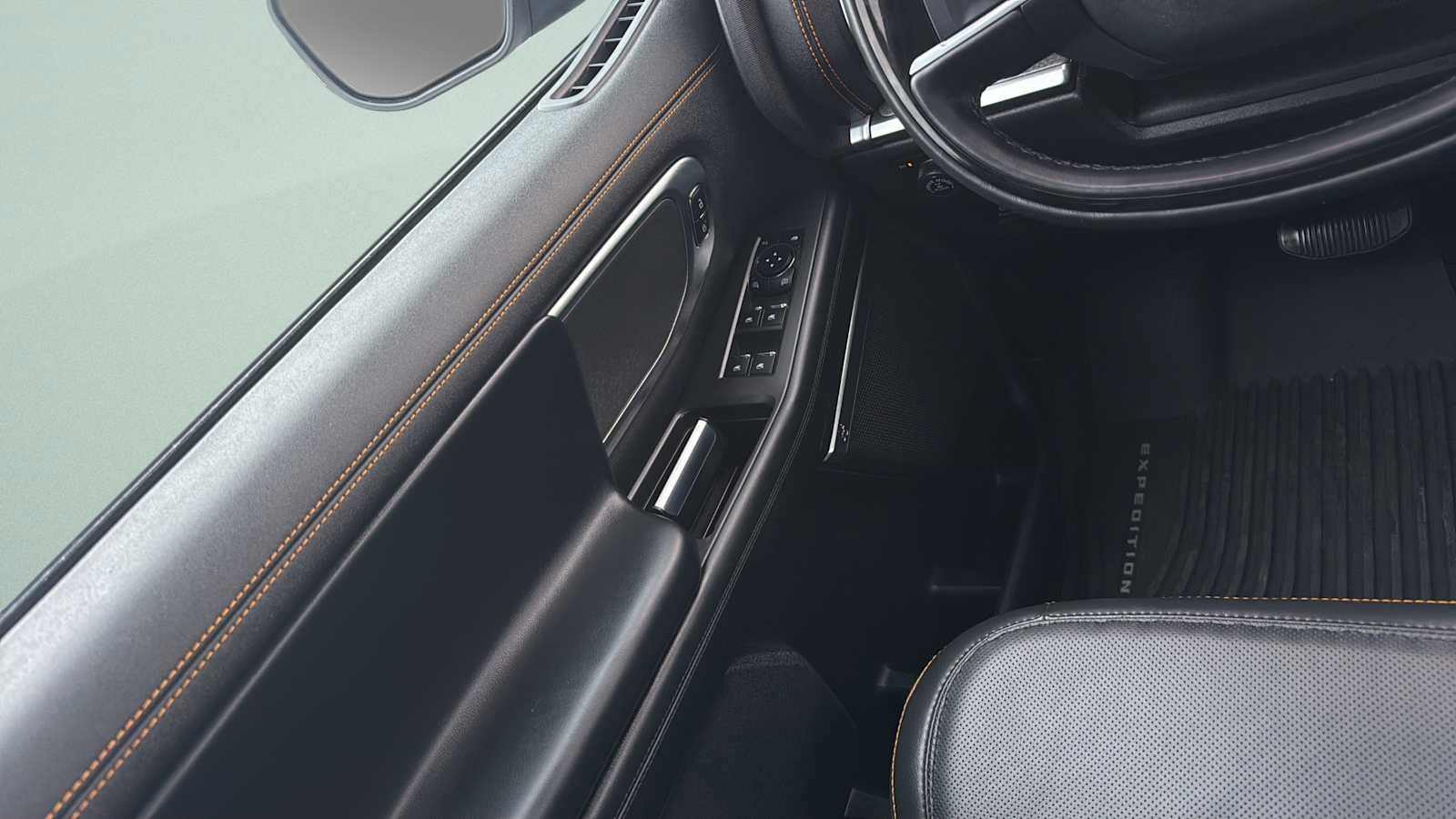 Certified 2025 Ford Expedition Tremor image 12