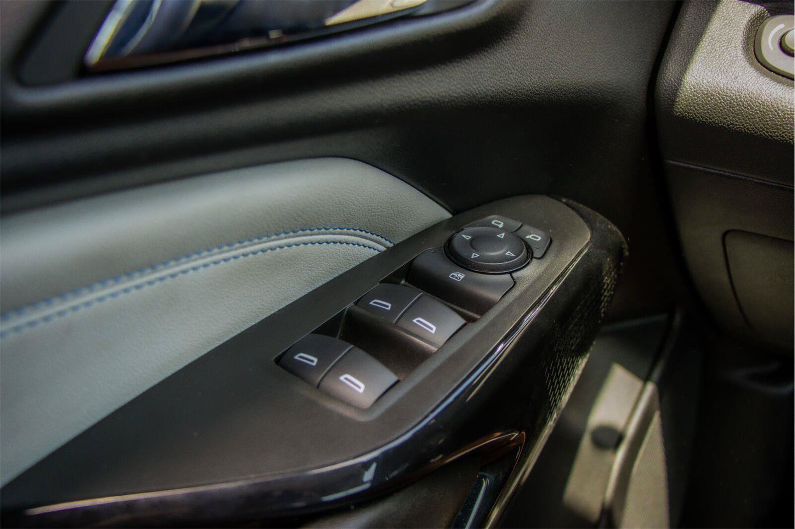 Used 2025 Chevrolet Trax LT FWD image 10