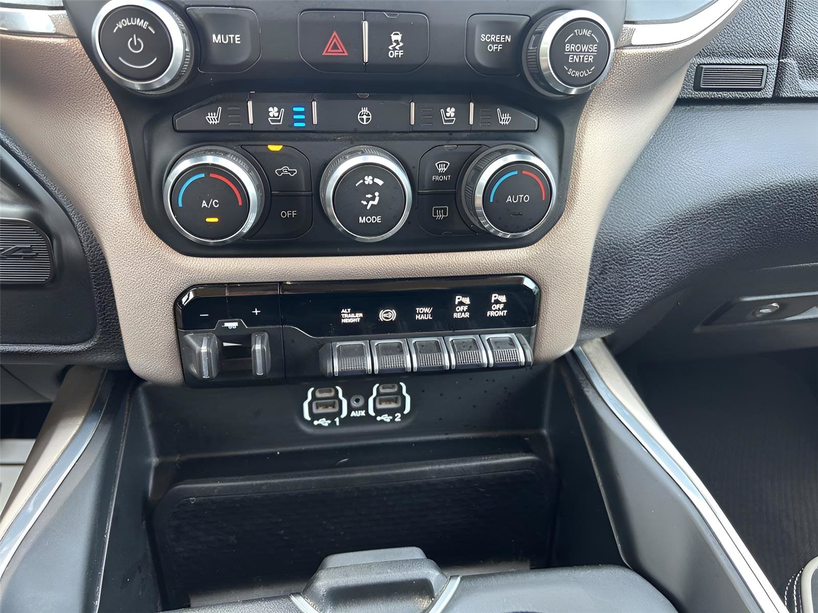 Used 2022 RAM 3500 Laramie AWD/4WD image 29