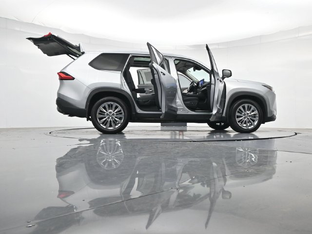 Used 2024 Toyota Grand Highlander AWD image 48