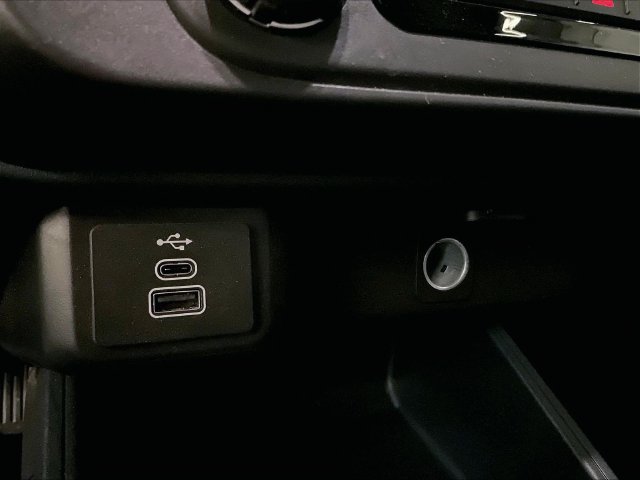 Certified 2025 Ford Maverick XL FWD image 31