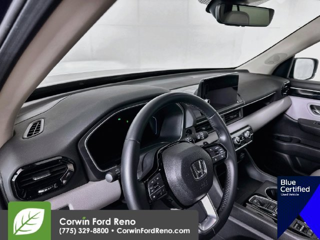 Used 2025 Honda Pilot Touring image 11