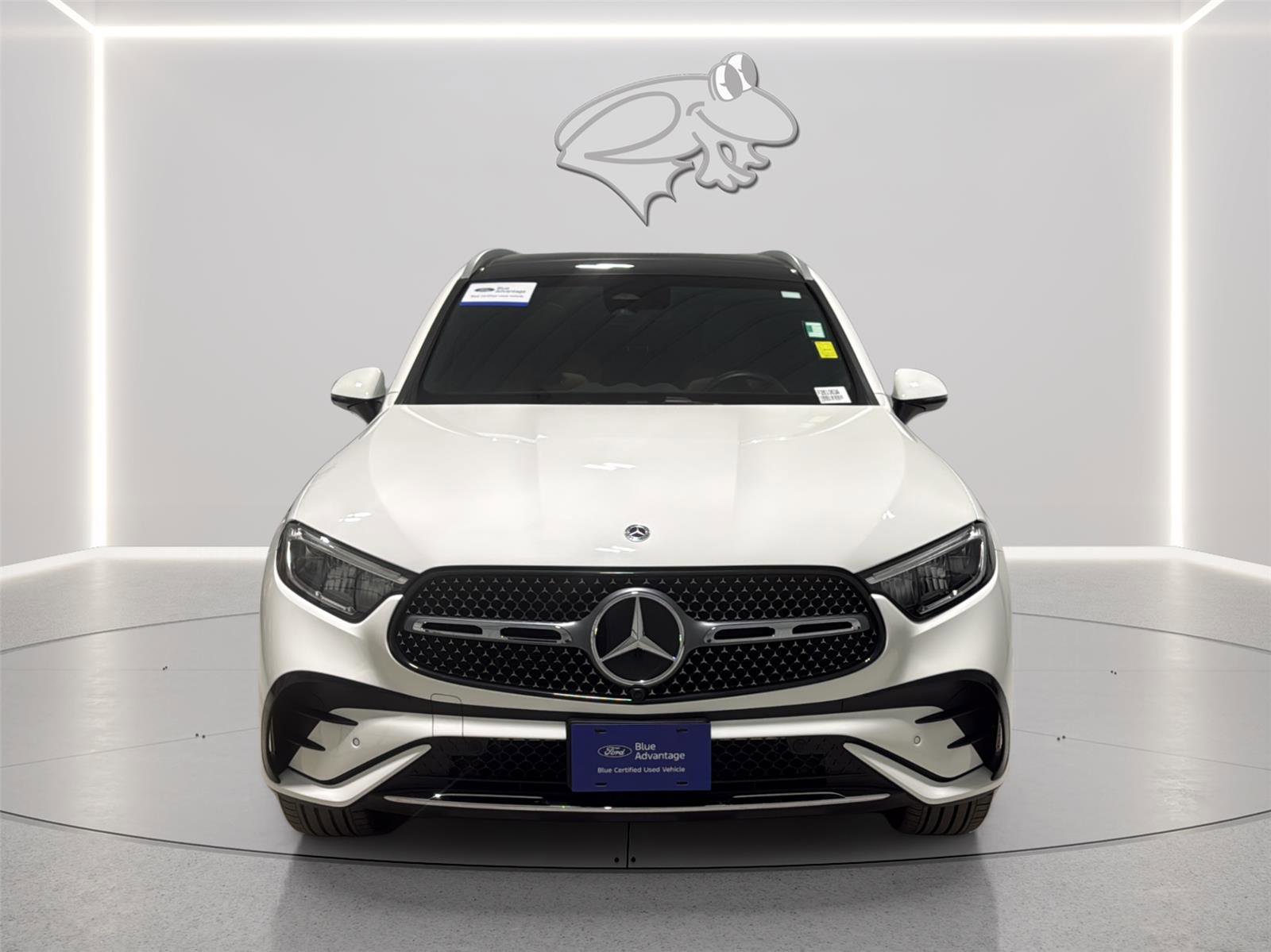 Used 2025 Mercedes-Benz GLC 300 4MATIC image 2