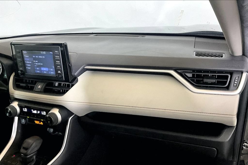 Used 2019 Toyota RAV4 XLE FWD image 12