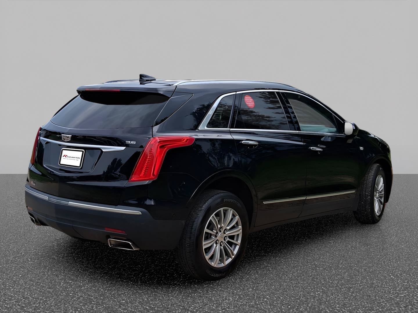 Used 2019 Cadillac XT5 Premium Luxury w/ Driver Assist Package FWD image 6