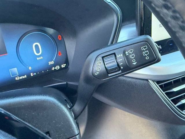 Certified 2025 Ford Escape Platinum AWD/4WD image 32