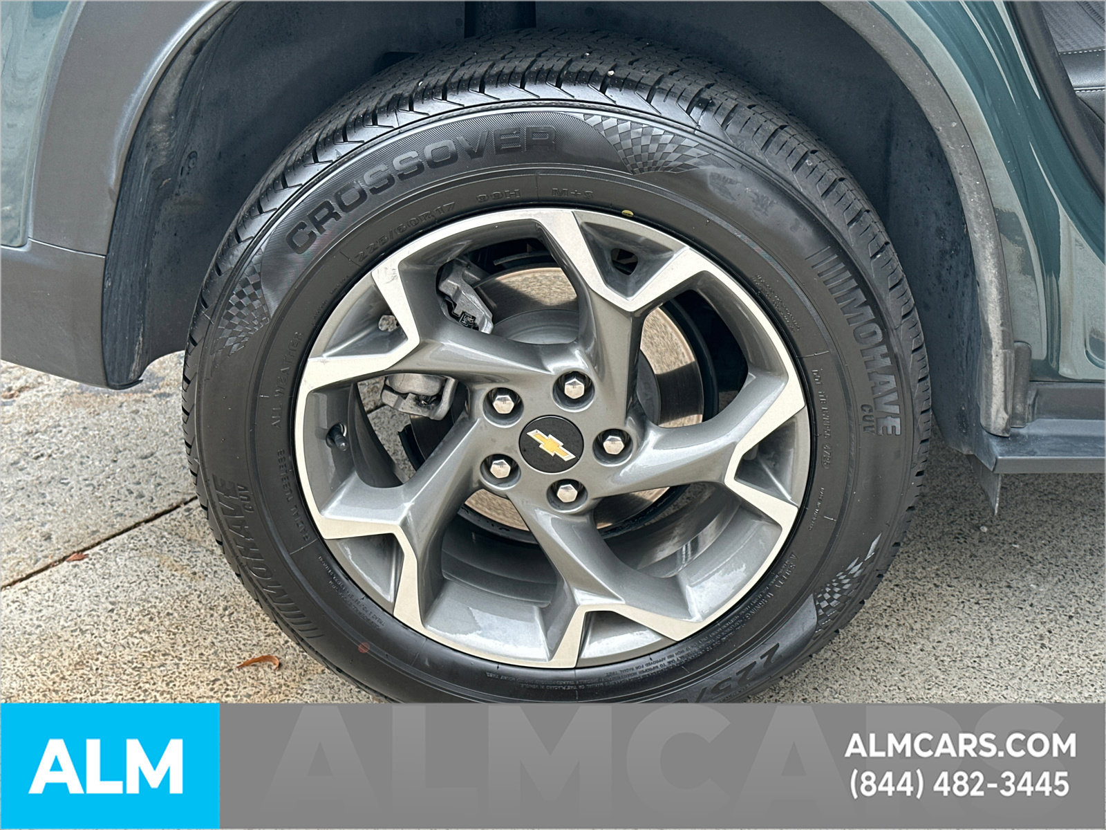 Used 2025 Chevrolet Trax LT FWD image 21