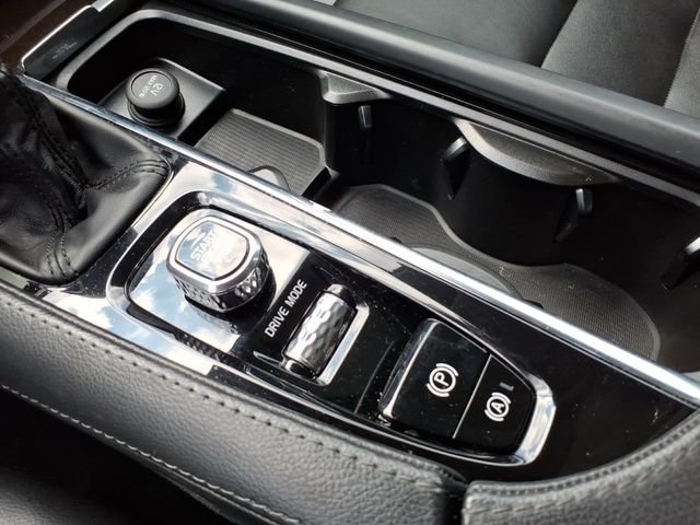 Used 2019 Volvo XC90 T5 Momentum w/ Protection Package Premier AWD/4WD image 30