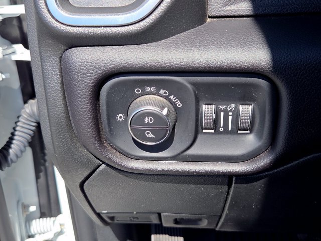 Used 2024 RAM 3500 Laramie AWD/4WD image 28