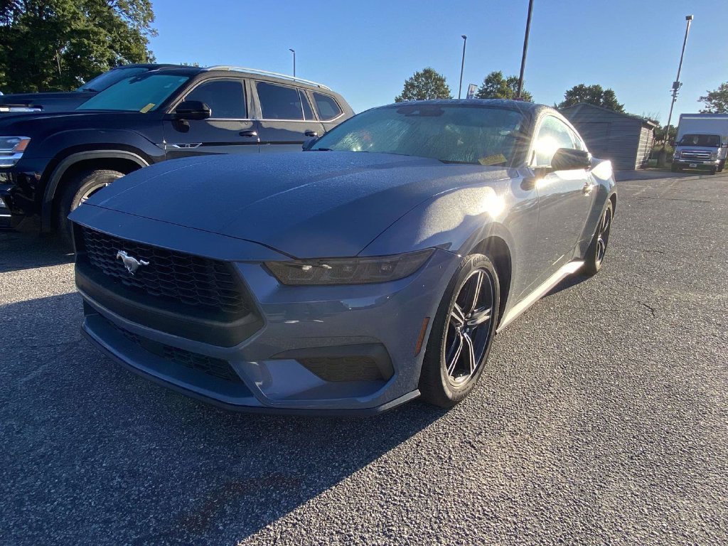Certified 2025 Ford Mustang Coupe RWD image 3
