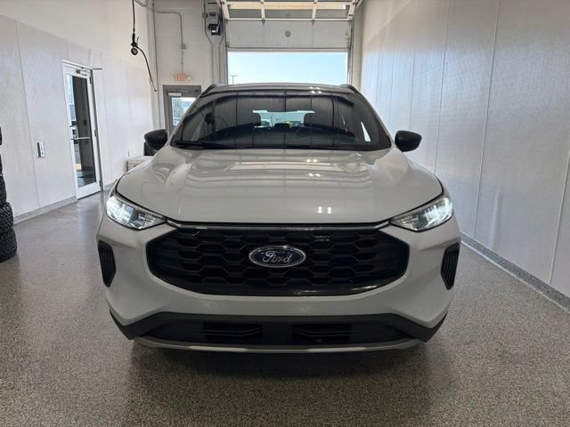 Certified 2026 Ford Escape ST-Line AWD/4WD image 3